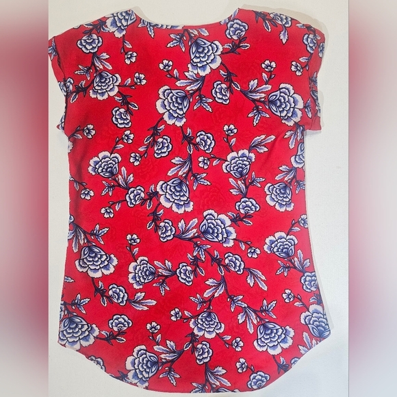 Express Blouse Womens‎ XS V-Neck Cold Shoulder Red Floral Office Fall Top Career - Picture 3 of 9